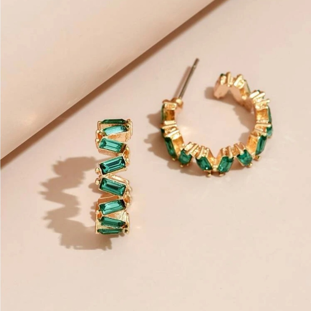 Last pair!💚🆕 emerald green huggie hoop earrings - Picture 2 of 3